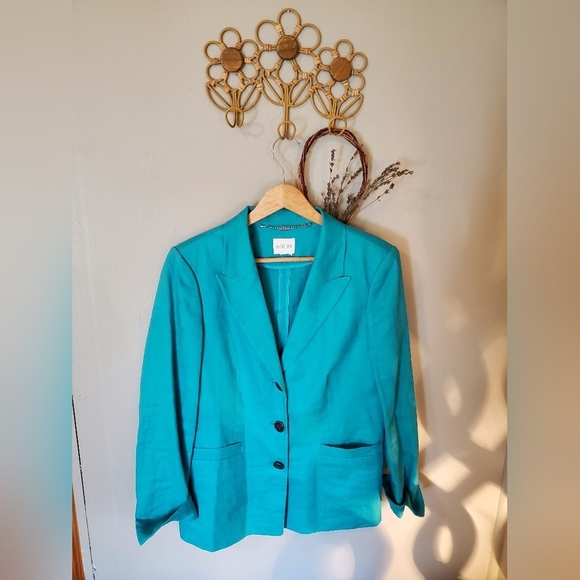 MADELINE 100% Linen Blazer - Picture 1 of 10